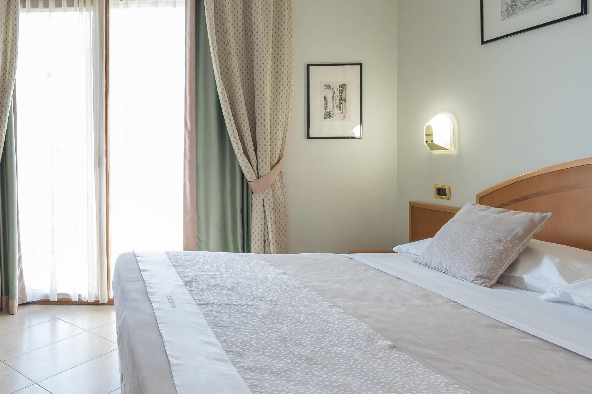 1 Double Bed, 1 Single Bed, Nonsmoking, Promotional, Upgrade