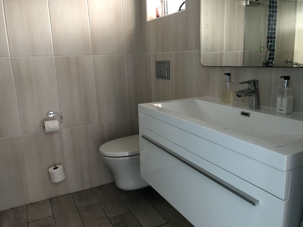 BlueSky Guest House Arniston Deluxe Double Room 2