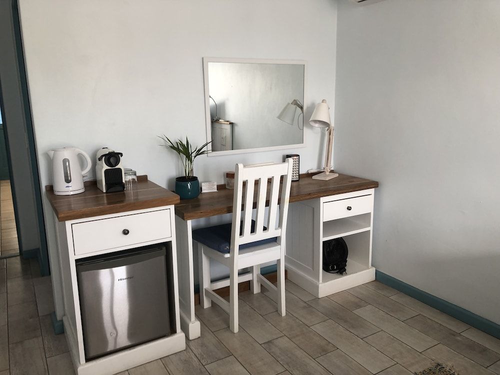 BlueSky Guest House Arniston Deluxe Double Room 3