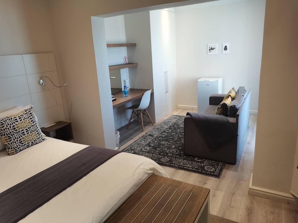 The Paralian Family Room 2