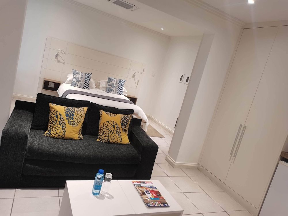 The Paralian Family Room 8