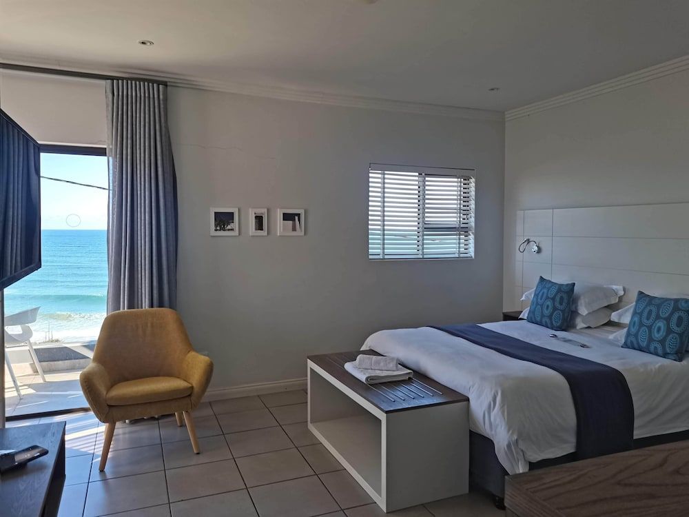 The Paralian Sea Facing Luxury Rooms 8