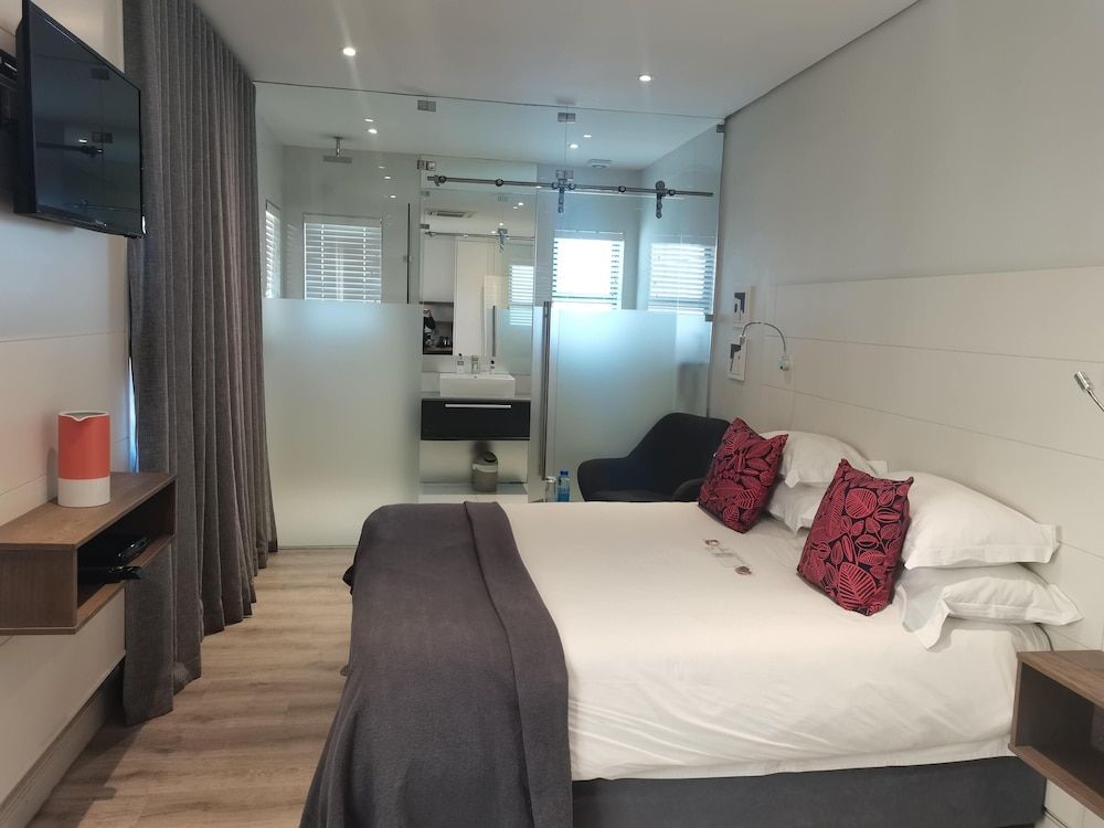 The Paralian Standard Room 5