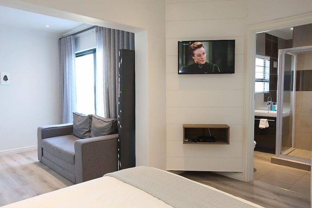 The Paralian Family Room 6