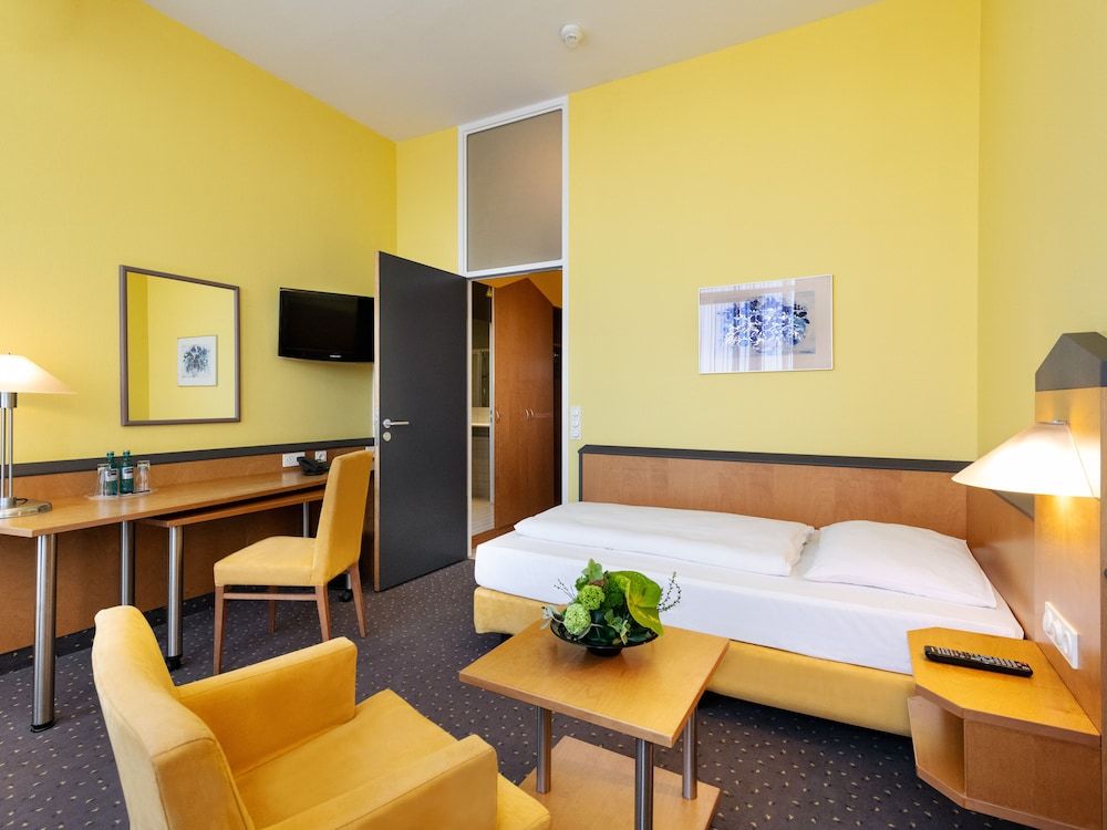 Plaza Hotel & Living Frankfurt