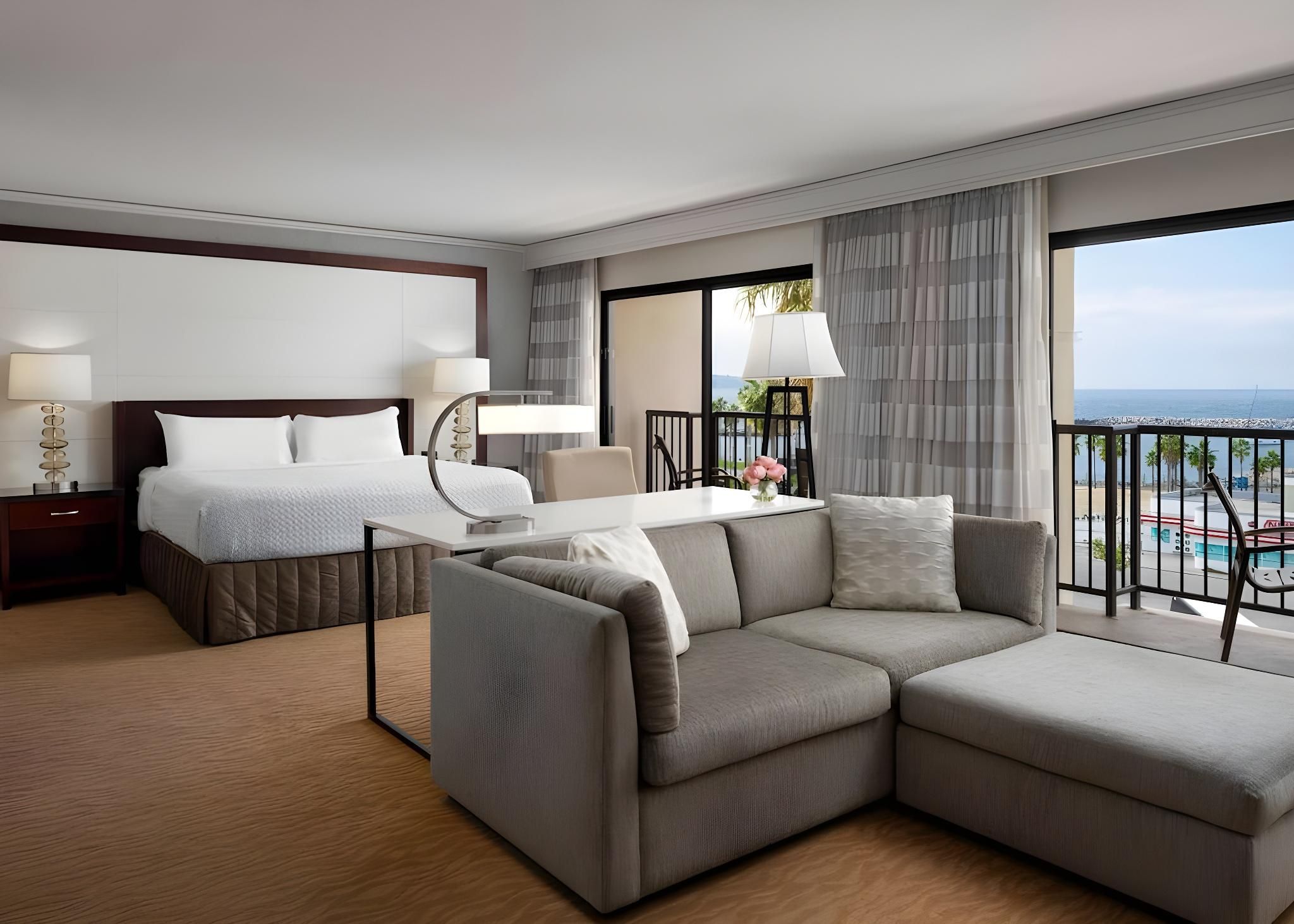 Sonesta Redondo Beach & Marina Suite