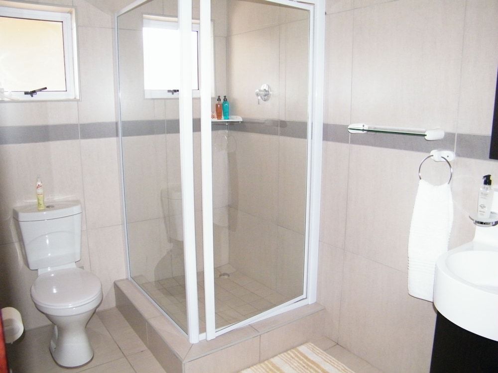 Absolute Cornwall Queen Bedroom 5