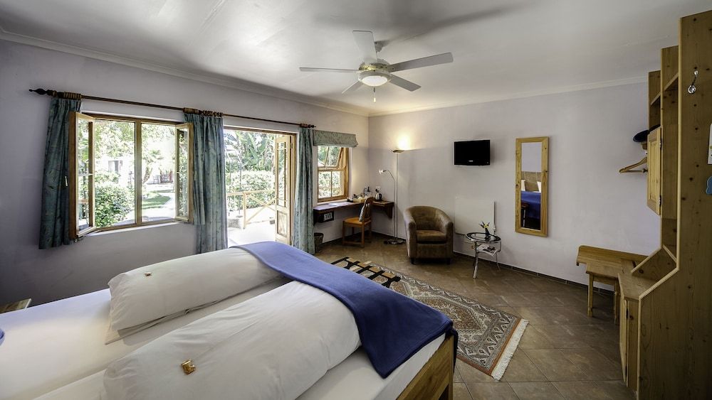 GUBAS DE HOEK meet eat sleep Garden room with terrace 3