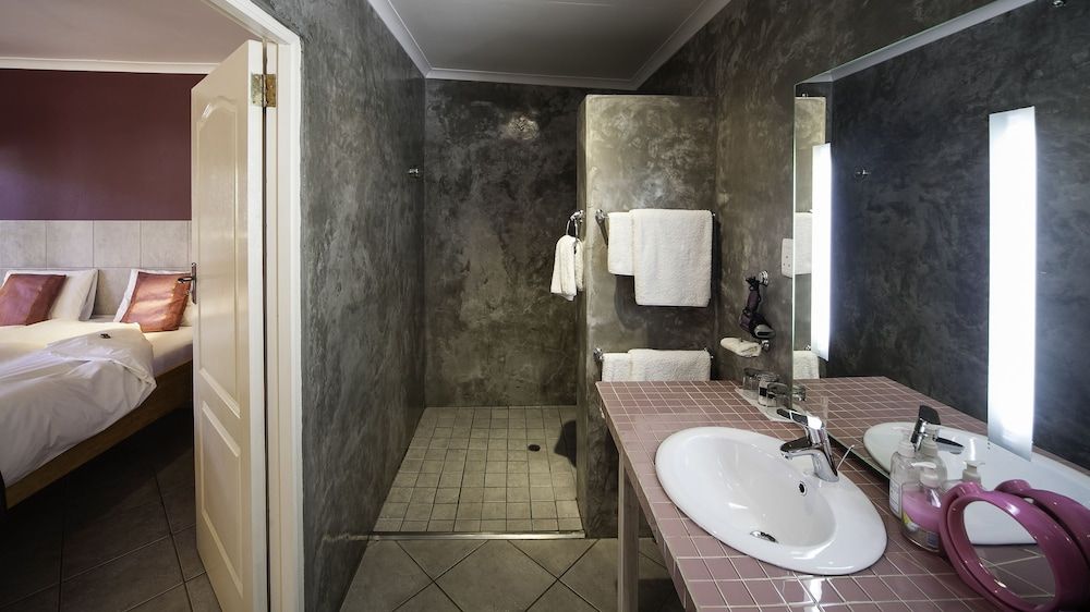 GUBAS DE HOEK meet eat sleep Garden room with terrace 4