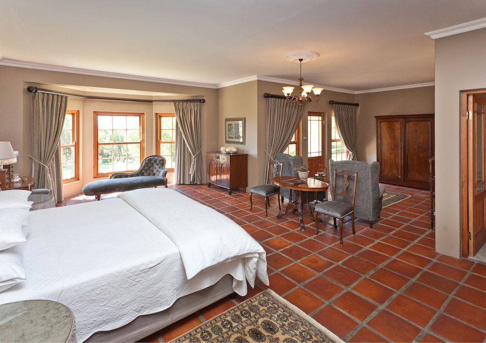 La Plume Boutique Hotel & Spa Superior Suite, Ensuite, Mountain View 2