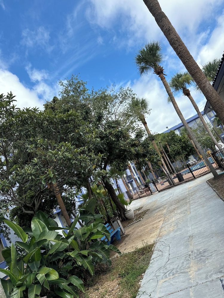 undefined Monumental Movieland Hotel Orlando 10