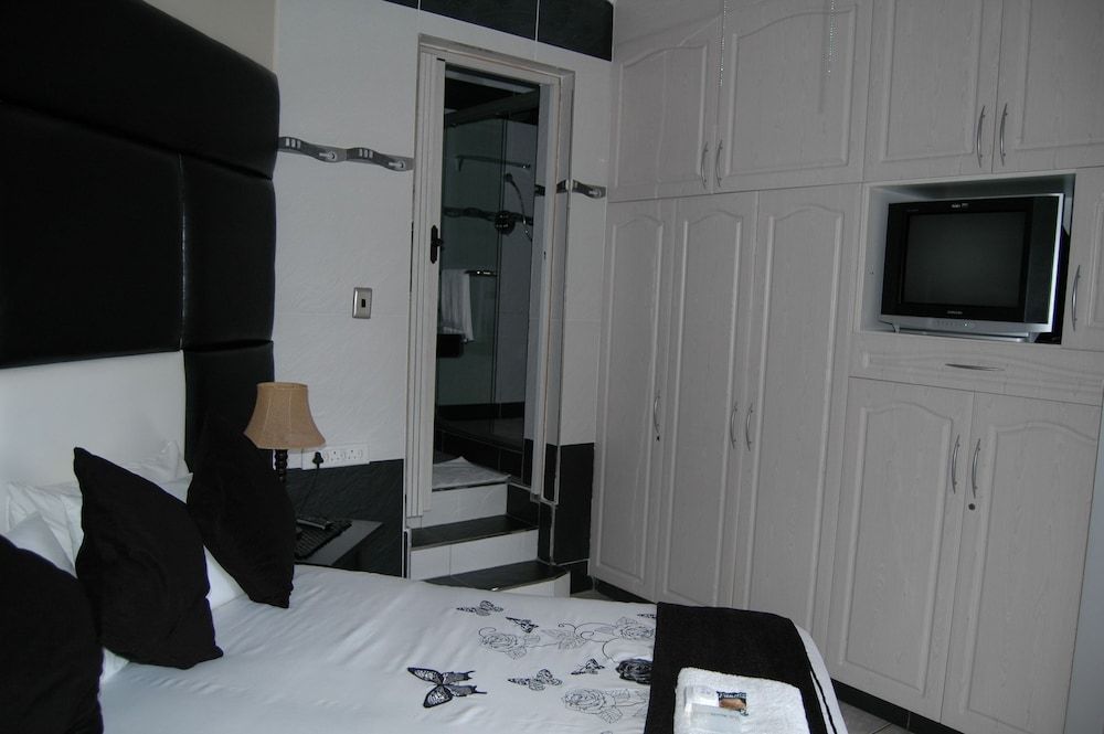 Bon a Vie B and B and Self Catering Lower Deck 5