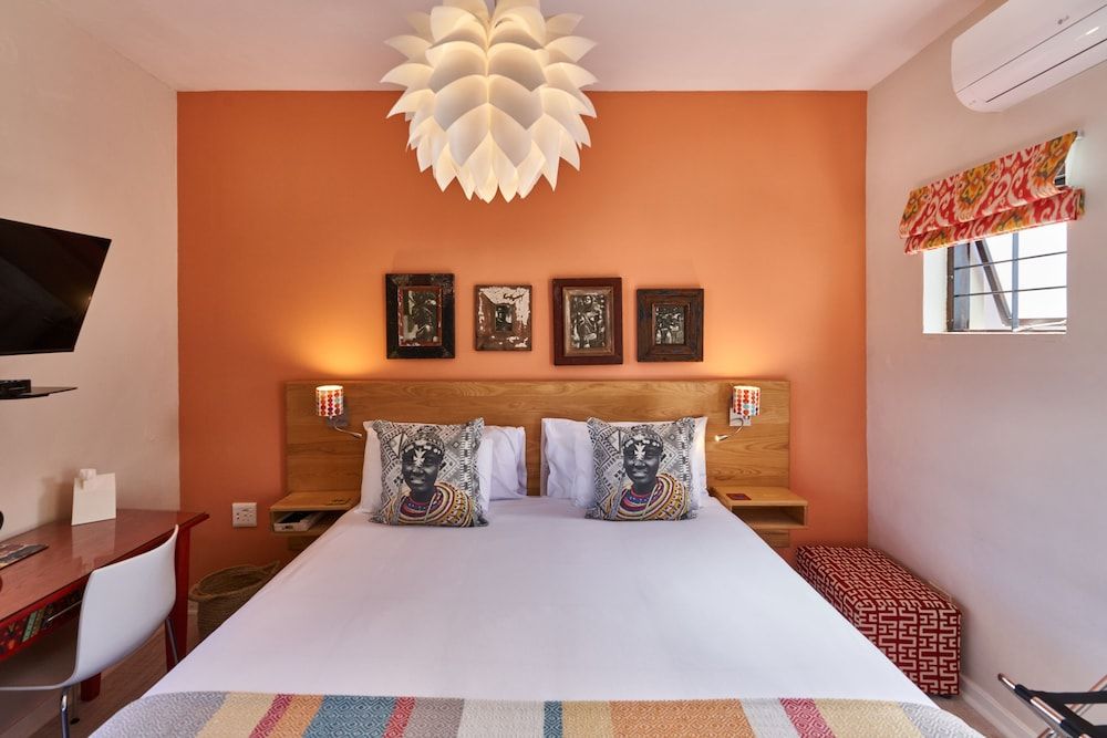 Derwent House Standard Double Room, Pool View 8