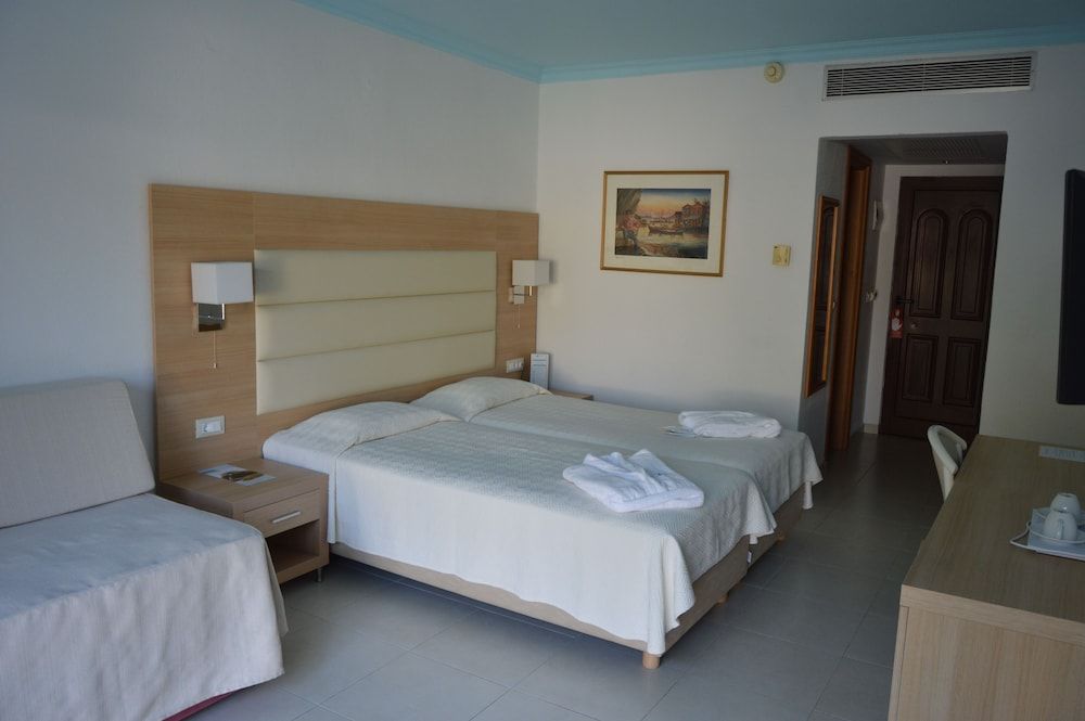 Superior Twin Room, Mountain View