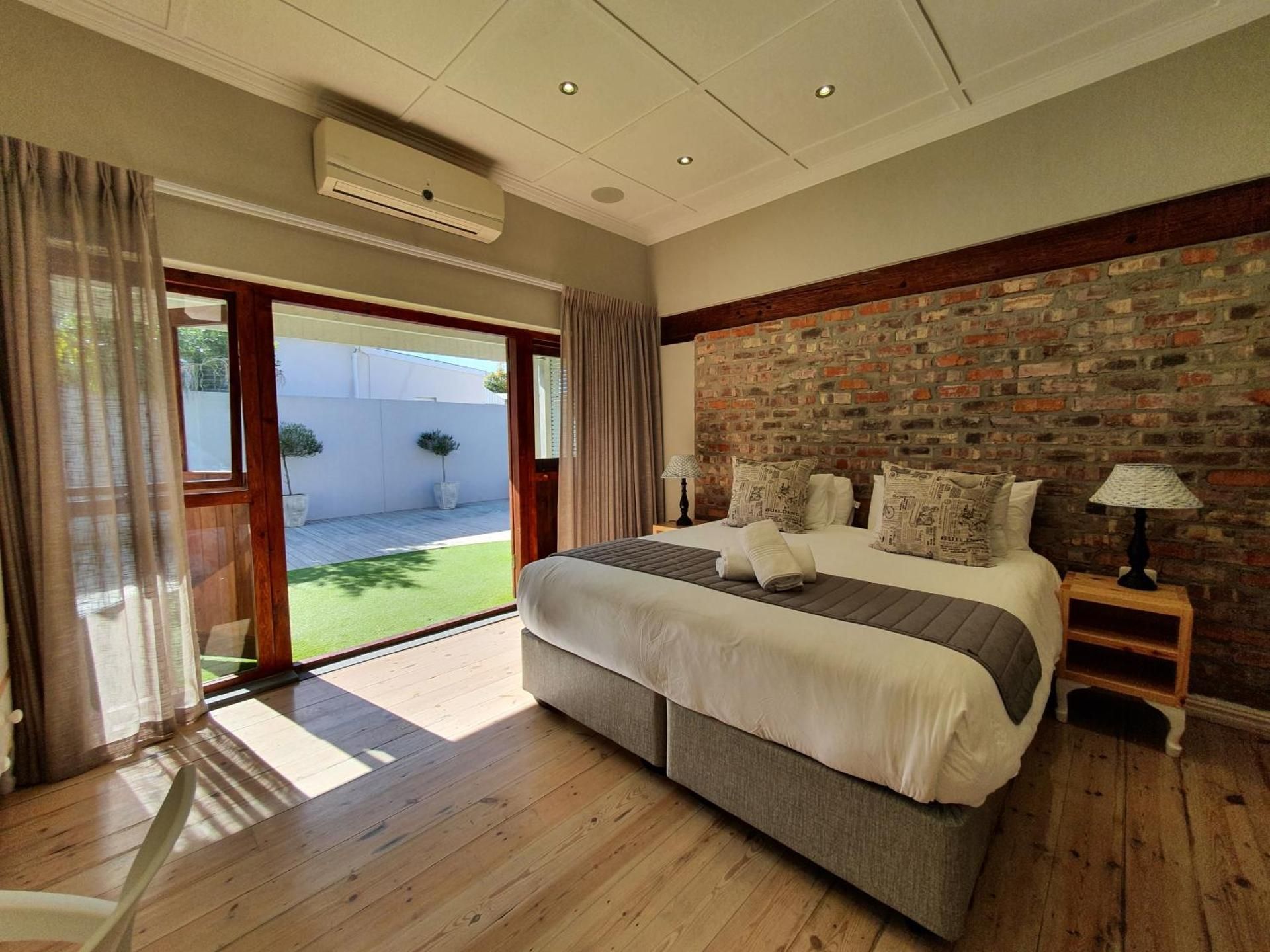 Two Fat Owls Guesthouse Luxury Double or Twin Room 2