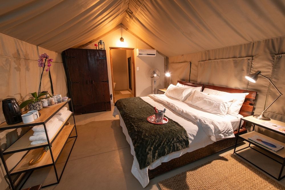 Standard Safari-Style Tent 1