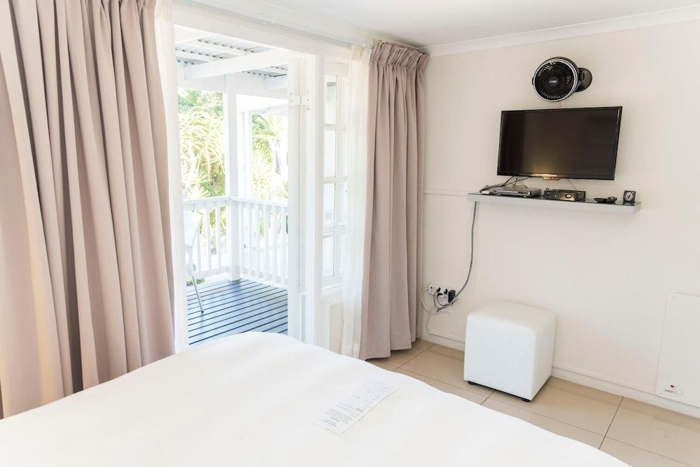 undefined South Villa Guesthouse & Garden 2