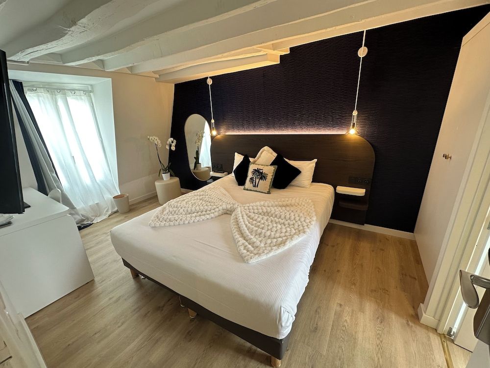 Opera Deauville Hotel Superior Double Room 3