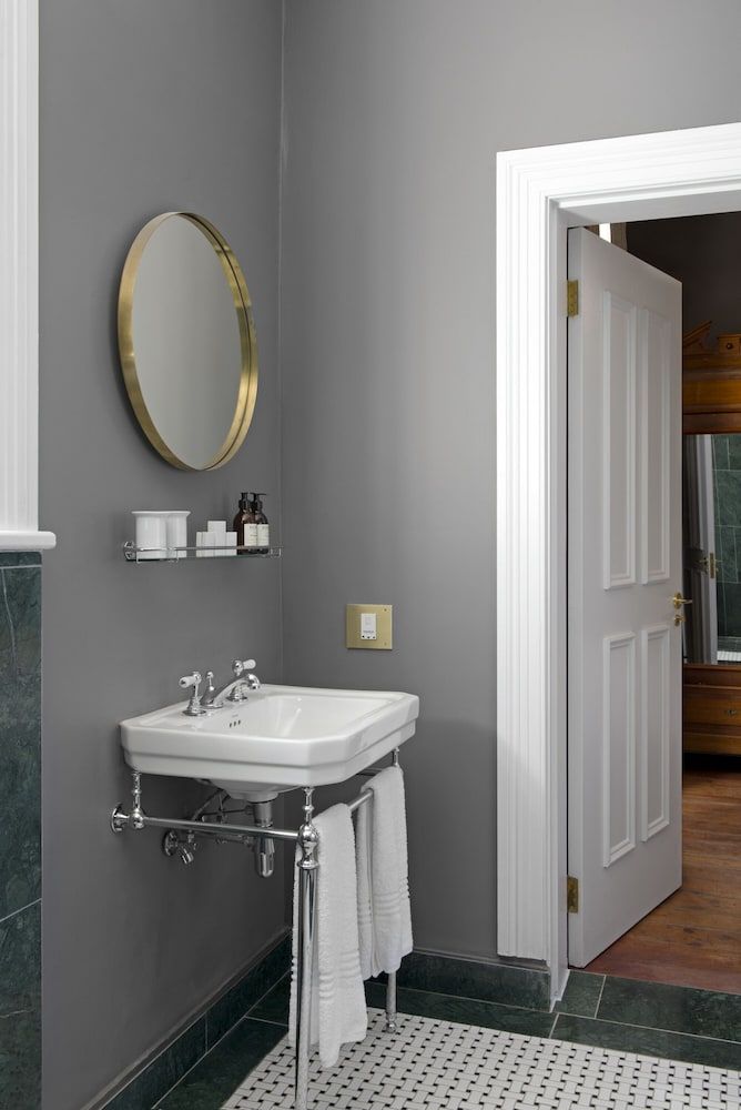 Harpers House Deluxe Double Room 5