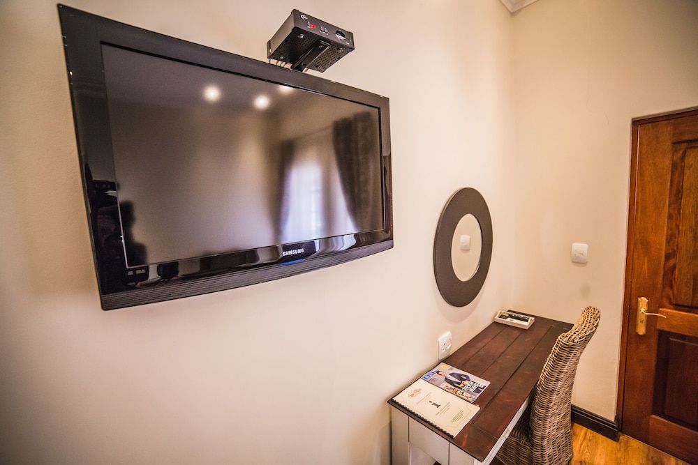 AnnVilla Guesthouse Queens Court Self Catering 7