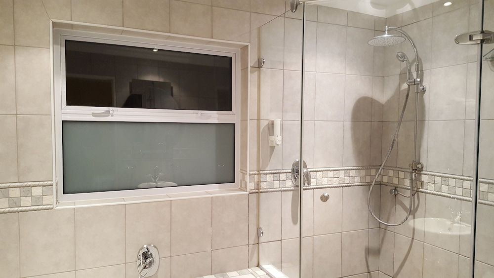 Constantia Cottages Superior House, 2 Bedrooms, Kitchen, Garden Area (Cabernet) 5