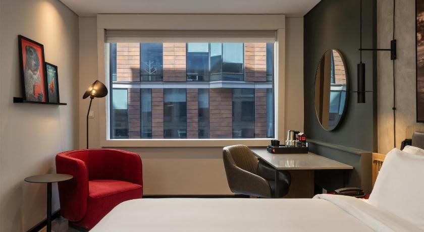 Radisson RED V&A Waterfront, Cape Town Standard Room 15