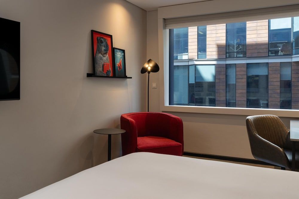 Radisson RED V&A Waterfront, Cape Town Standard Room 21