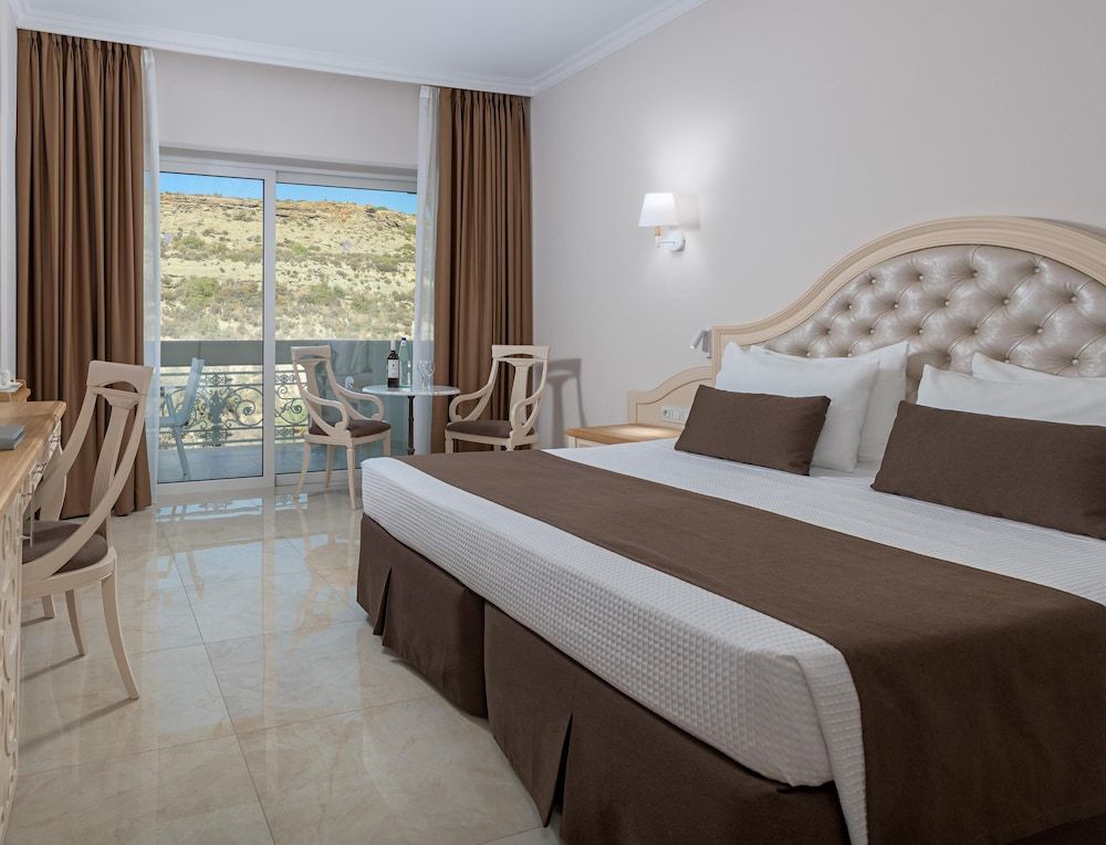 Deluxe Room, Land View