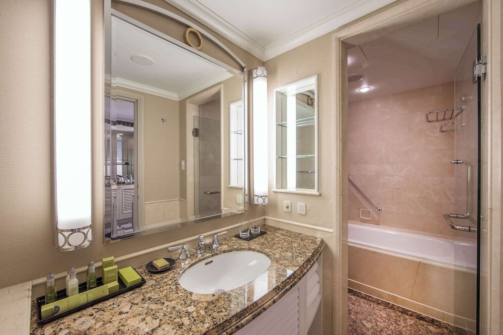 King Deluxe Room - Non-Smoking - 40sqm