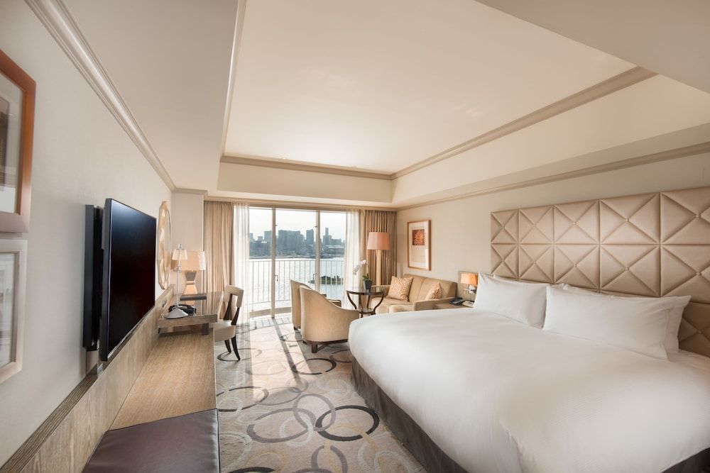 King Superior Deluxe - Non-Smoking - 40sqm - Reinbow bridge and Tokyo Bay View
