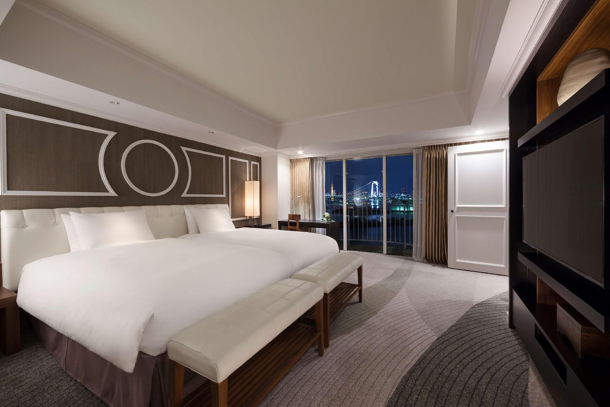 Twin Deluxe Terrace Suite