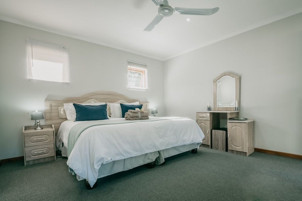 Family Room - White Pear