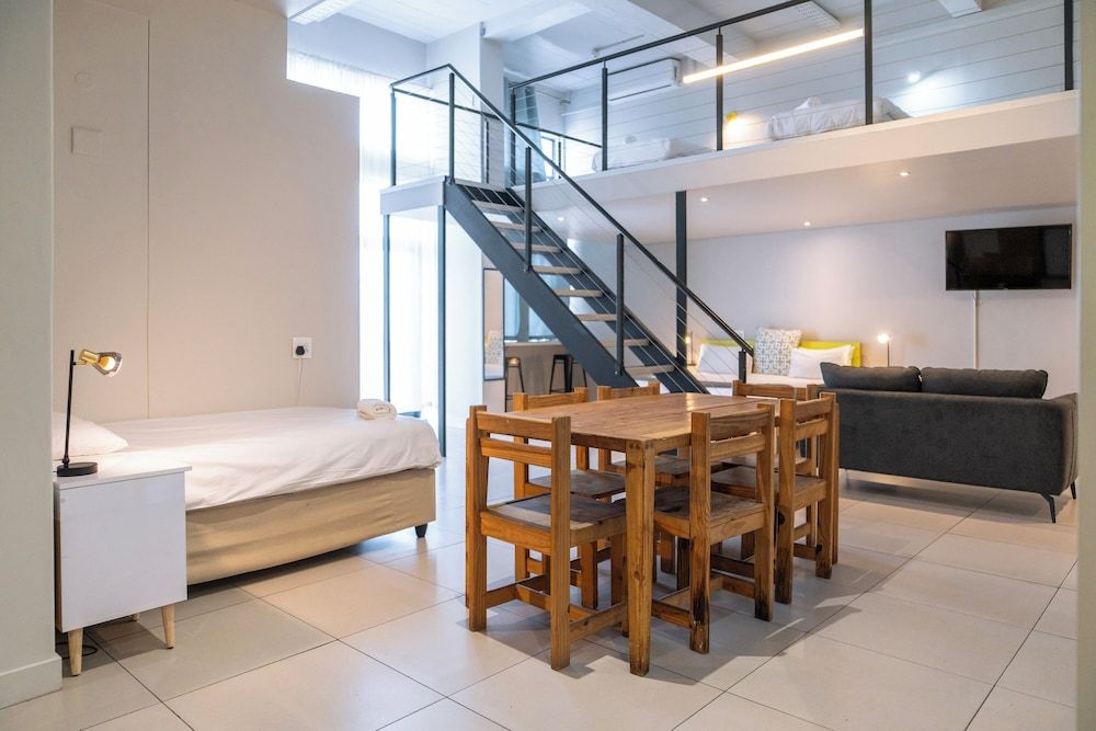 undefined Mojo Hotel 3