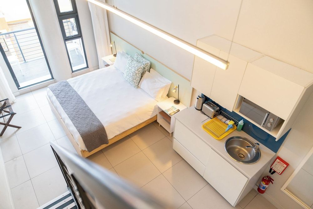 undefined Mojo Hotel 5