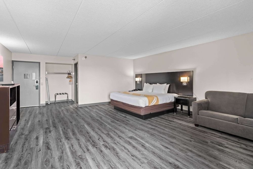 Executive Suite, 1 King Bed, Non Smoking