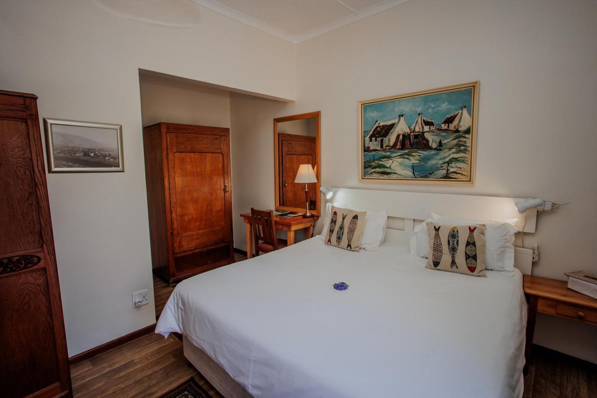 Budget Double or Twin Room with Street View (Hadida)