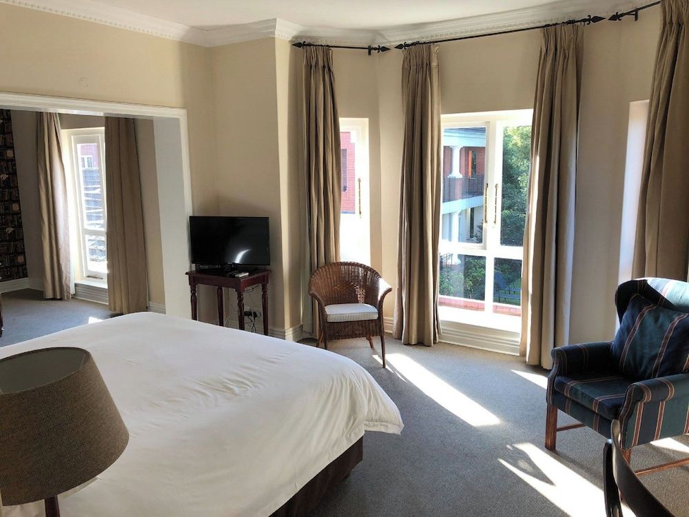 Redlands Hotel Library Suite 12