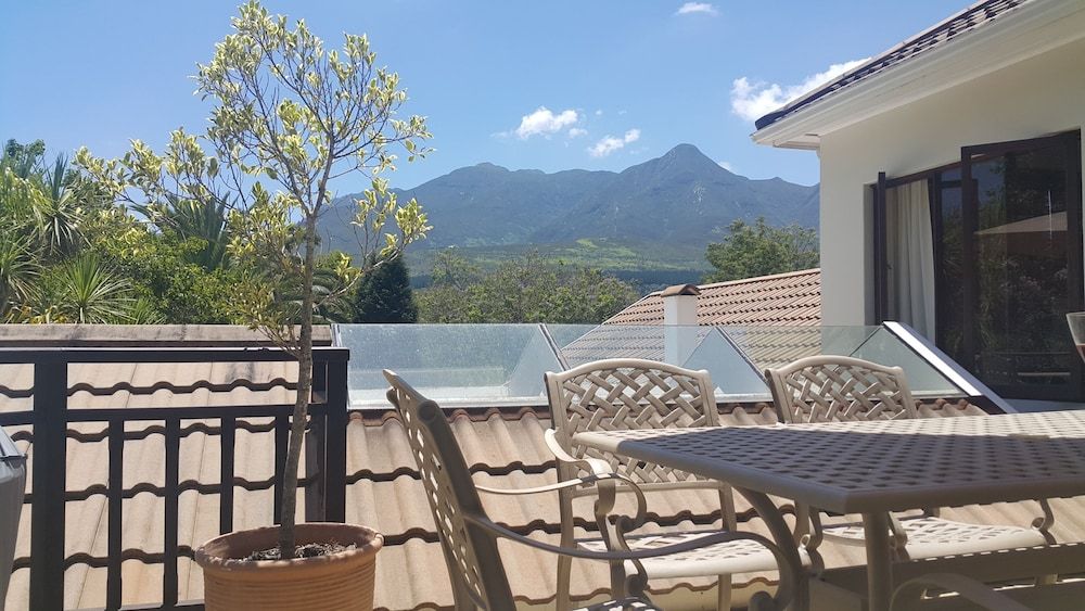 Cherry Berry Guest House Views Suite 2