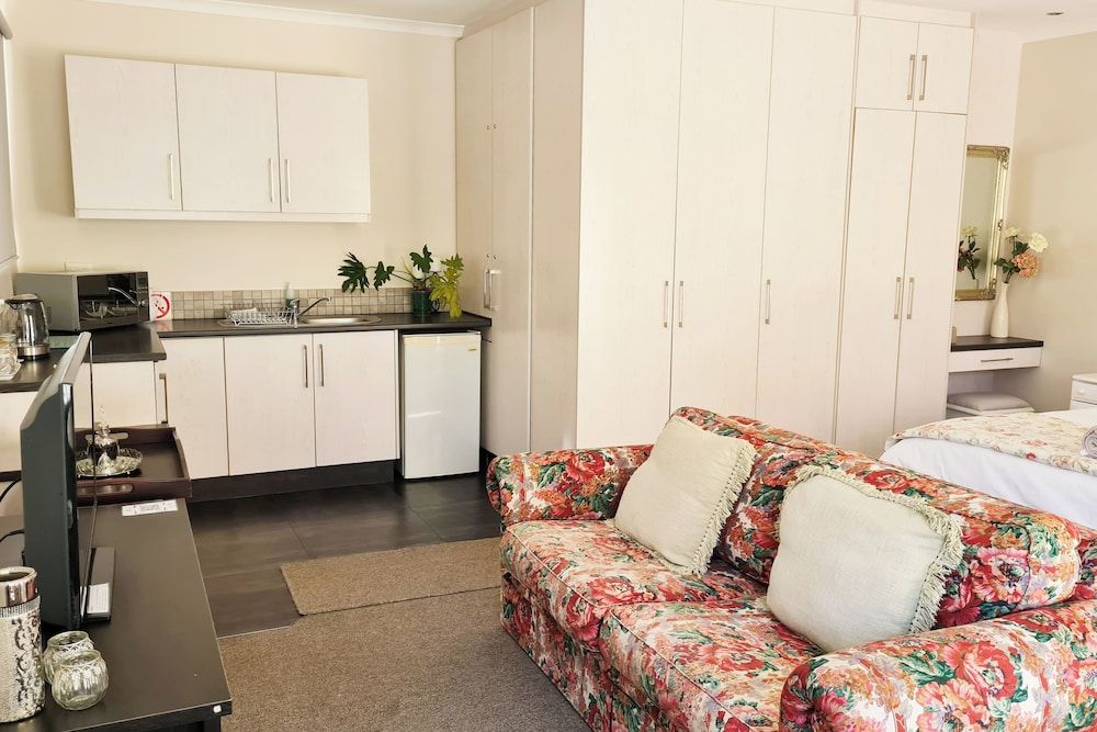 Cherry Berry Guest House Views Suite 7