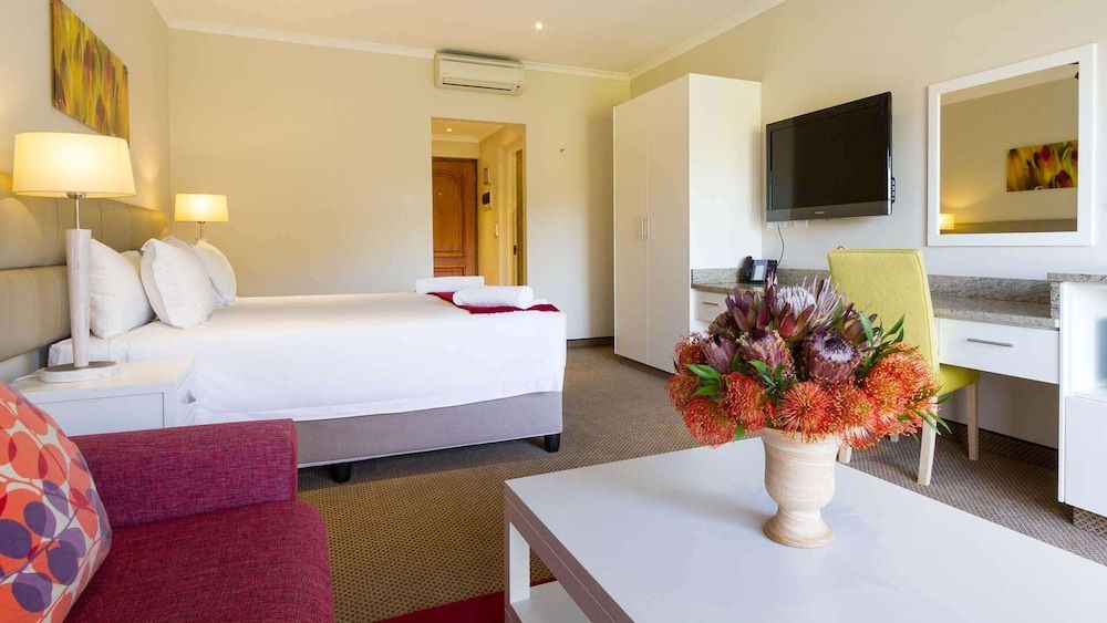 Piekenierskloof Mountain Resort by Dream Resorts Deluxe Double Room 6