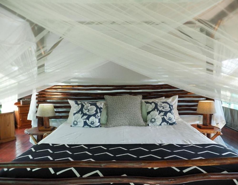 Muweti Bush Lodge Luxury Tent, 1 Bedroom 3