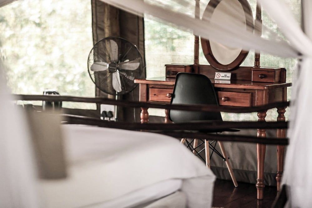 Muweti Bush Lodge Luxury Tent, 1 Bedroom 10