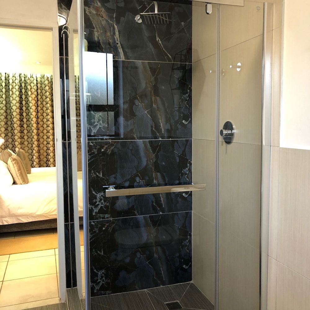 Pelican Lodge Superior Twin Room, Kitchenette 4