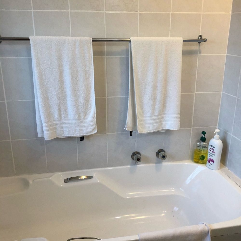 Pelican Lodge Deluxe Double - 6 4