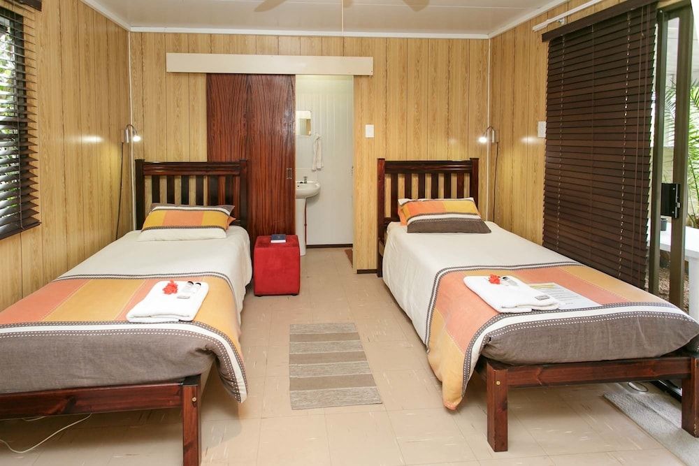 Sun Bell Lodge Luxury Twin bedroom Cabins 9 4