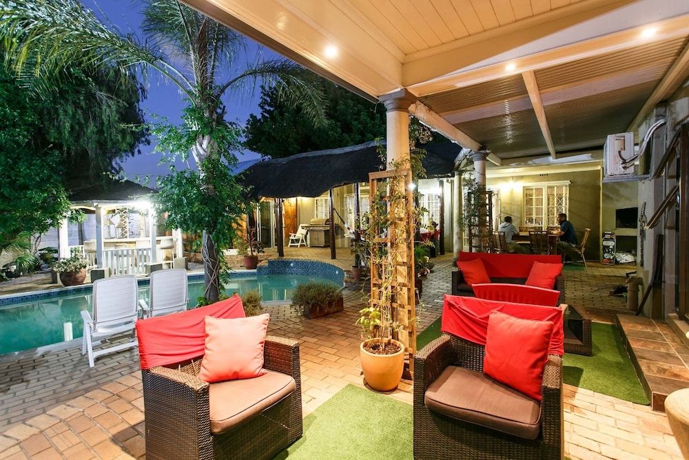 Sun Bell Lodge Pool and Garden View Rooms 7 2