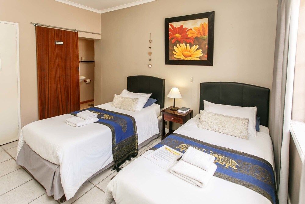 Sun Bell Lodge Luxury Twin bedrooms 6 2