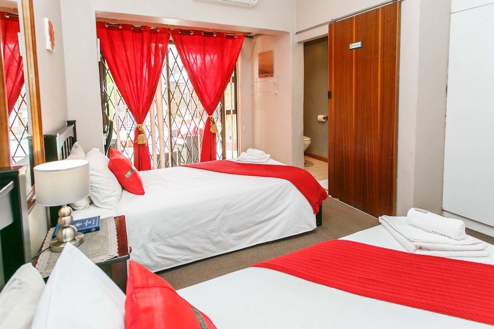 Sun Bell Lodge Luxury Twin bedrooms 6 10