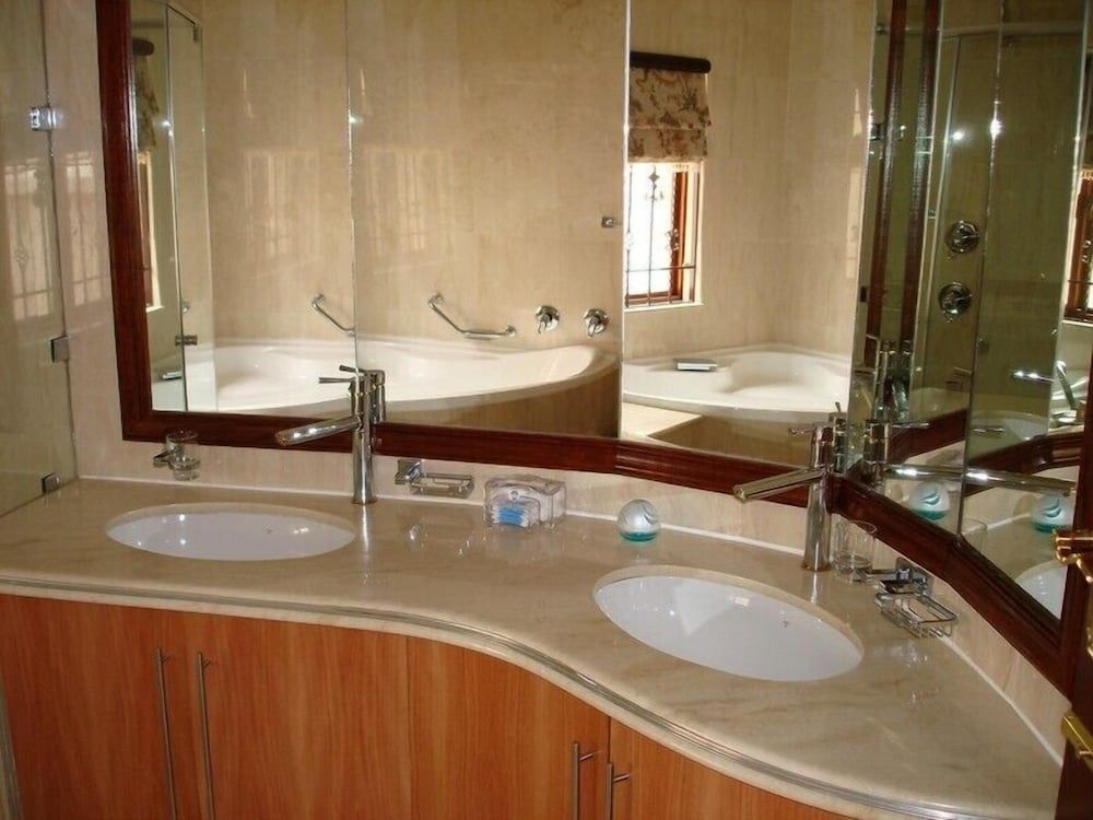 Kosmos Manor Presidential (5) 3