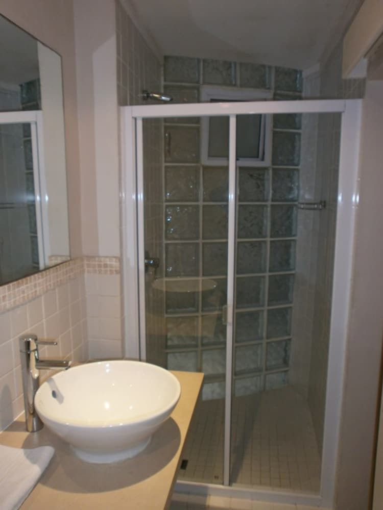 Glaston House 206 Apartment Standard Apartment, 3 Bedrooms (Self Servicing & Self Catering) 10